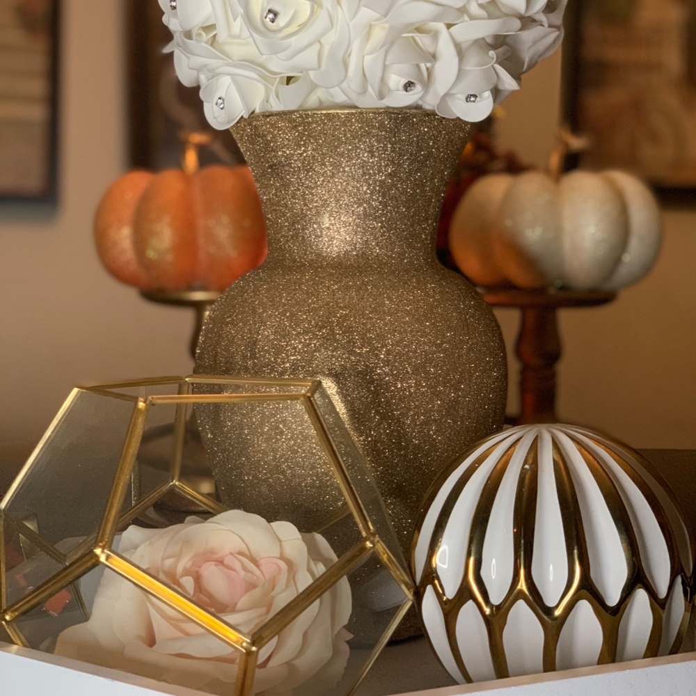 Golden Centerpiece Set - Picture 3 of 5